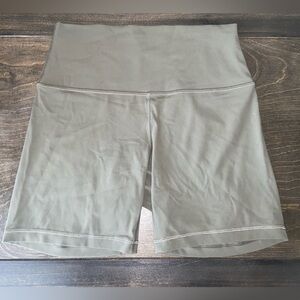 Lululemon Align High-Rise short 6” size 8